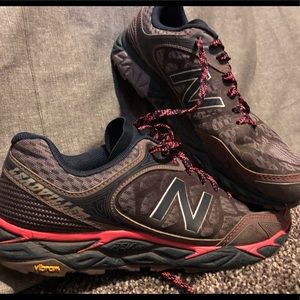 Women’s New Balance Vibram Leadville size 9